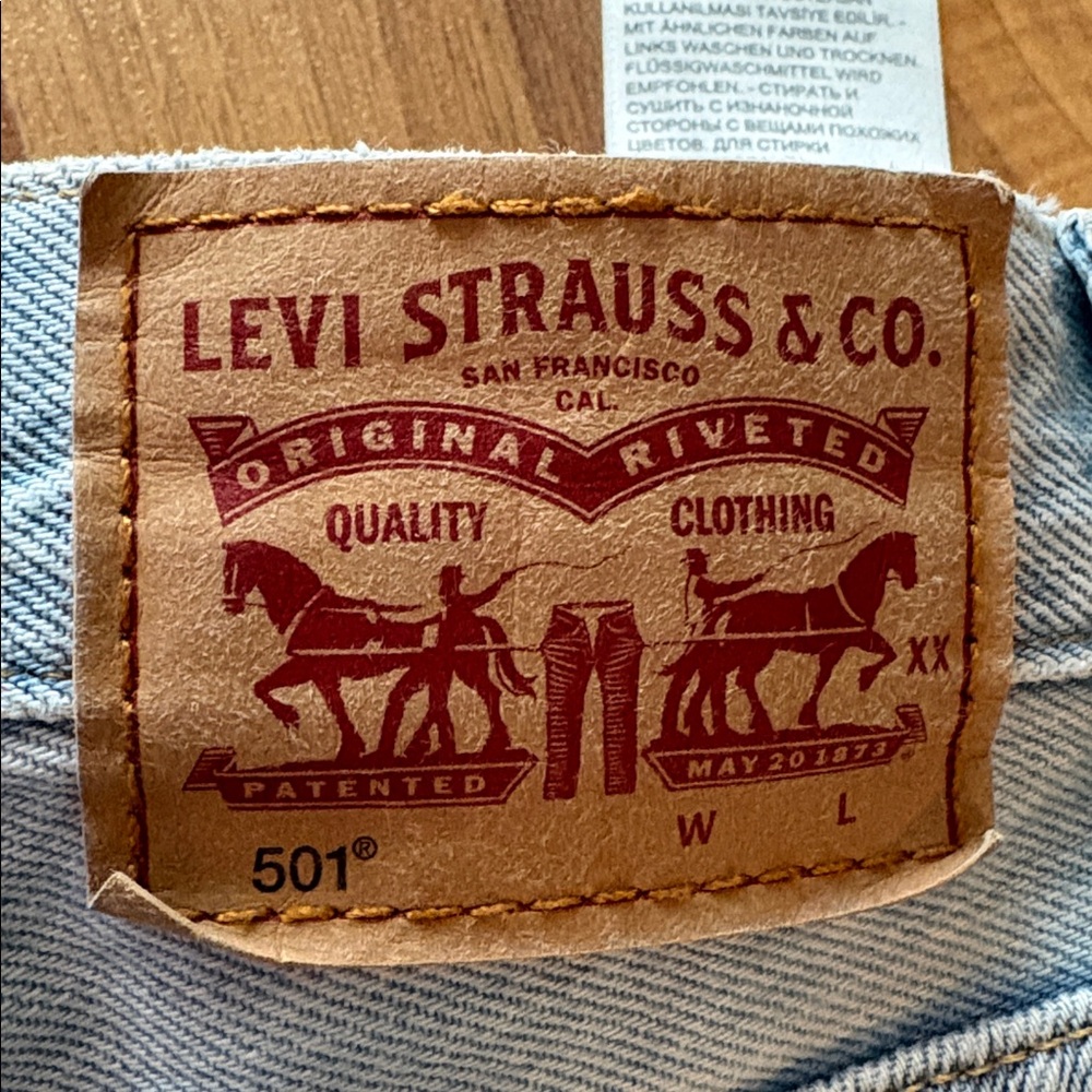 Levi's 501 Woman’s Size W29 Light Blue Distressed Jean Shorts - Picture 3 of 15